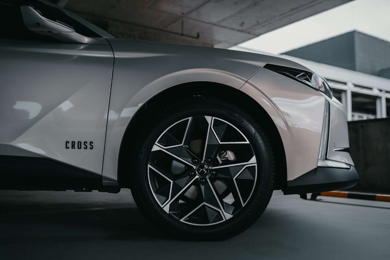 Переднє праве колесо на DS 4