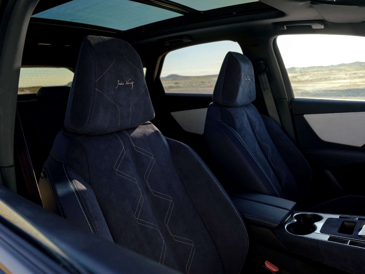 DS 7 Jules Verne, передні сидіння