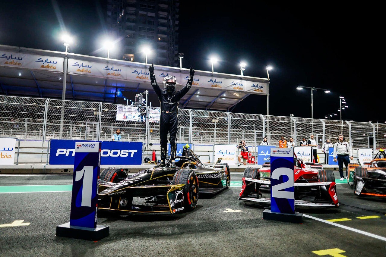 GUNTHER Maximilian (ger), DS Penske, DS E-Tense FE25, portrait celebrates his win during the Jeddah City ePrix, 3rd and 4th round of the 2024-25 ABB FIA Formula E World Championship, on the Jeddah Corniche Circuit from February 13 to 15, 2024 in Jeddah, Saudi Arabia - Photo Julien Delfosse / DPPI
